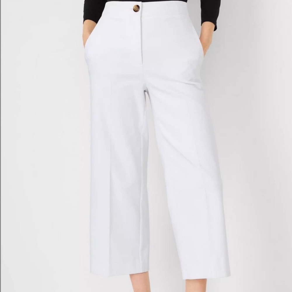 Ann Taylor White Cropped Pants